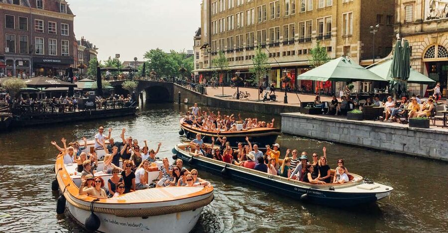 Leiden: Guided City Canal Cruise - What the guide adds to the cruise