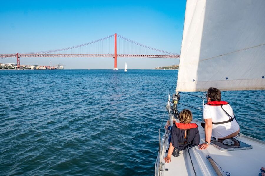 Lisbon: 1 or 2-Hour Cruise along the Tagus River - Leaving Belém and finding the famous landmarks