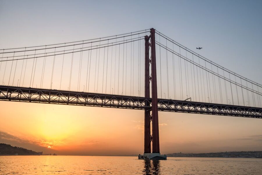 Lisbon: Private Sunset Cruise on the Tagus River with Drink - Why Lisbon looks better from the Tagus