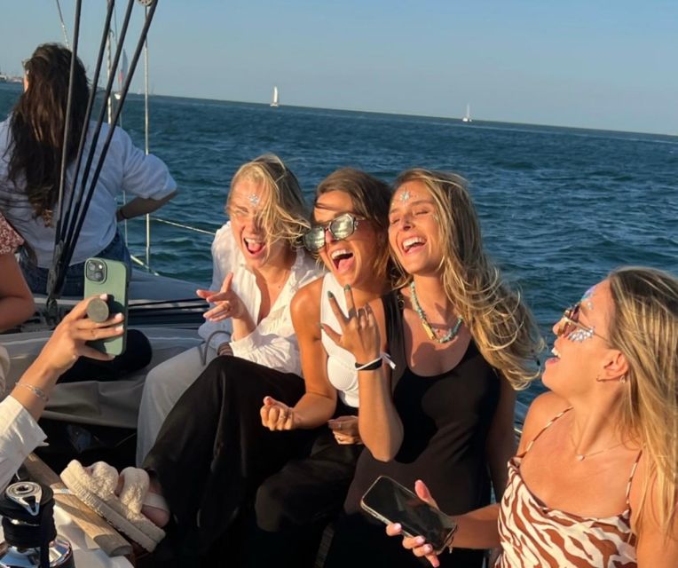 Lisbon: Tagus River Cruise, Morning, Day, Sunset, or Night - Cristo Rei and the return to the marina