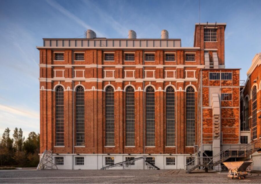 Lisbon: Tagus River Cruise to the Ocean & Dolphin Watching - The Tagus Power Station and Cais do Sodré