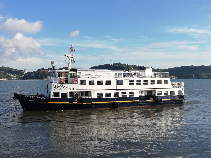 Lisbon: Tagus River Cruise with Welcome Drink - Key points to know before boarding