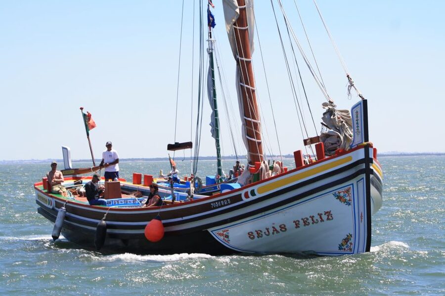 Lisbon: Tagus River Express Cruise in a Traditional Vessel - Boarding a Hand-Painted Piece of Lisbon