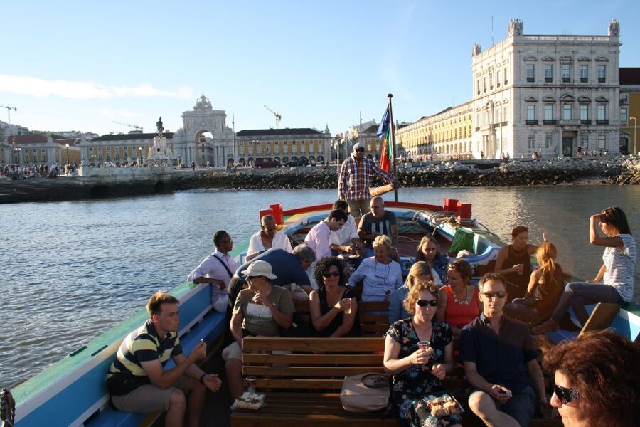 Lisbon: Tagus River Express Cruise in a Traditional Vessel - Commentary, Music, and the Onboard Mood