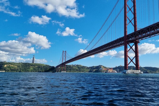 Lisbon – Vinho Verde Wine Premium Boat Experience - Lisbon’s big riverside square