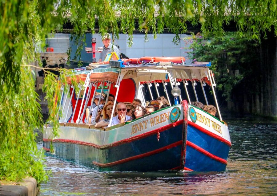London: Canal Boat Ride on Camden Lock - Regent’s Canal reveals a calmer London