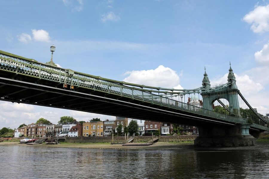 London: Kew to Westminster River Thames Cruise - What the small boat changes