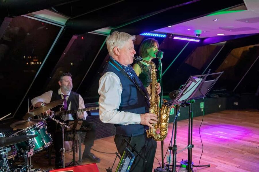 London: River Thames Dinner Cruise with Live Jazz - Boarding at Westminster Pier