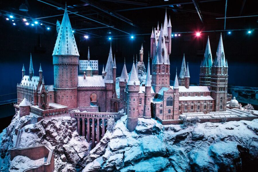 London: Warner Bros. Studio Tour and River Thames Cruise - The Great Hall and the first steps into the films