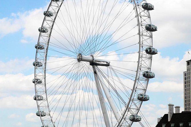 Lunch River Cruise on the Thames with 2-Course Meal - Westminster, Big Ben, and the Turnaround