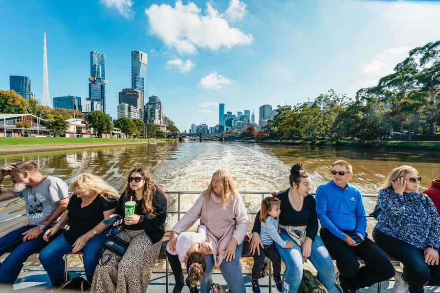 Melbourne: 2-Hour City Highlights River Cruise - Commentary, crew, and the feel on board