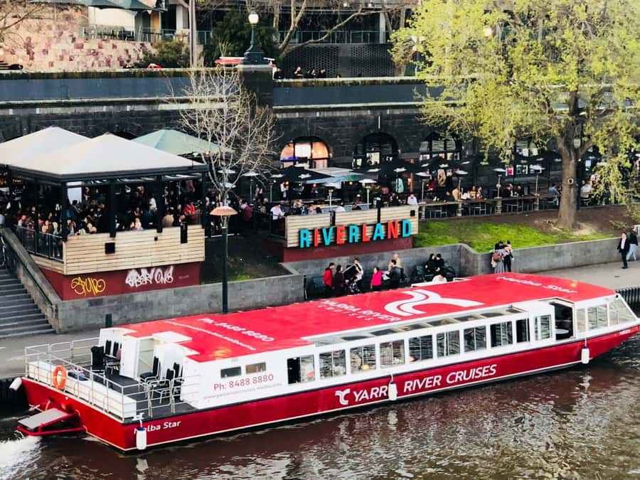 Melbourne: Yarra River Sightseeing Cruise - Eureka Tower and the City Skyline