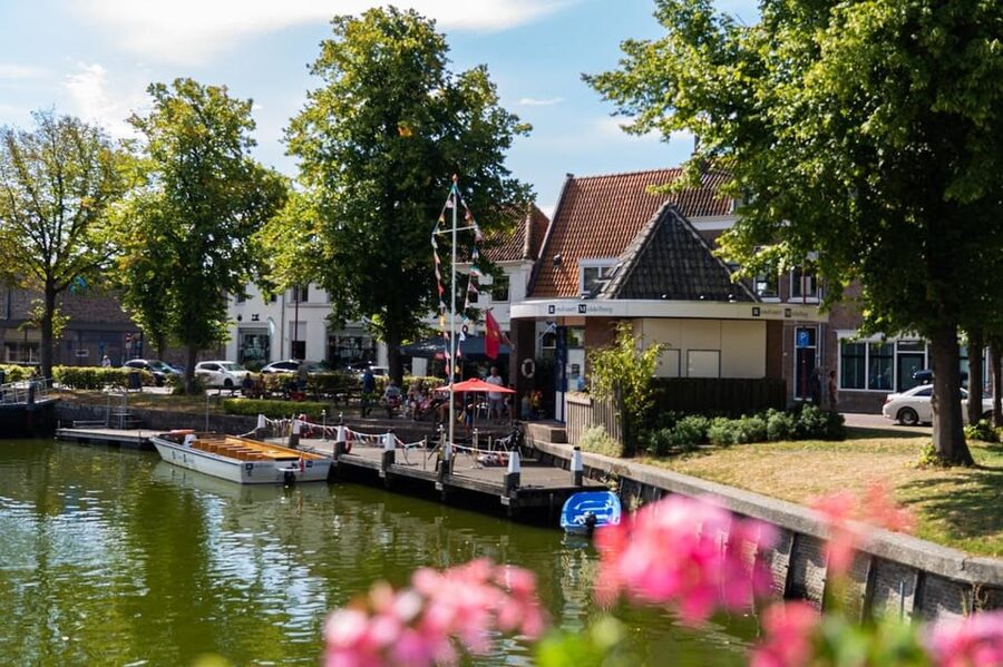 Middelburg: City Canal Cruise - The Lange Jan tower from the canal