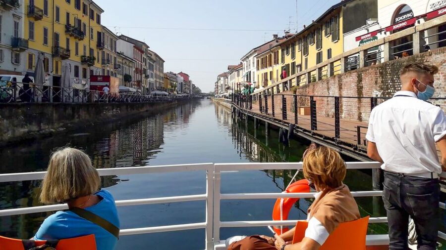 Milan: Navigli District Canal Boat Tour with Aperitivo - Music, seating, and the mood onboard