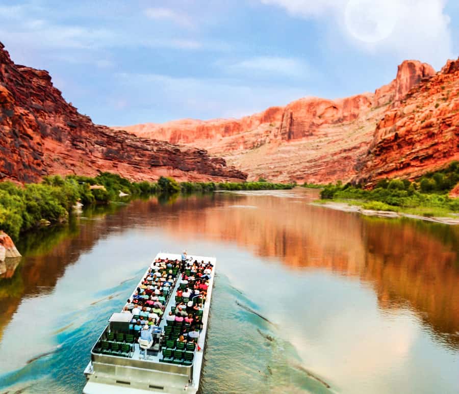 Moab: Colorado River Dinner Cruise with Music and Light Show - FAQ