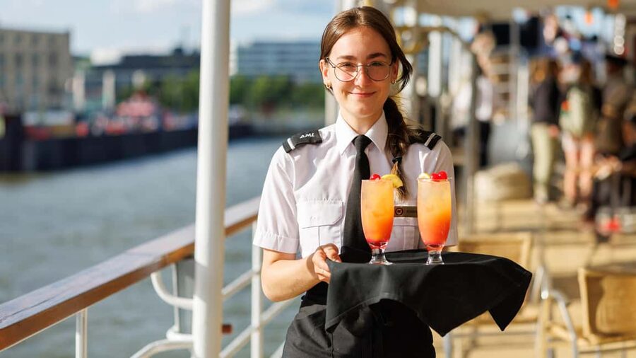 Montréal: Guided Sightseeing River Cruise - Practical tips for a smoother sailing