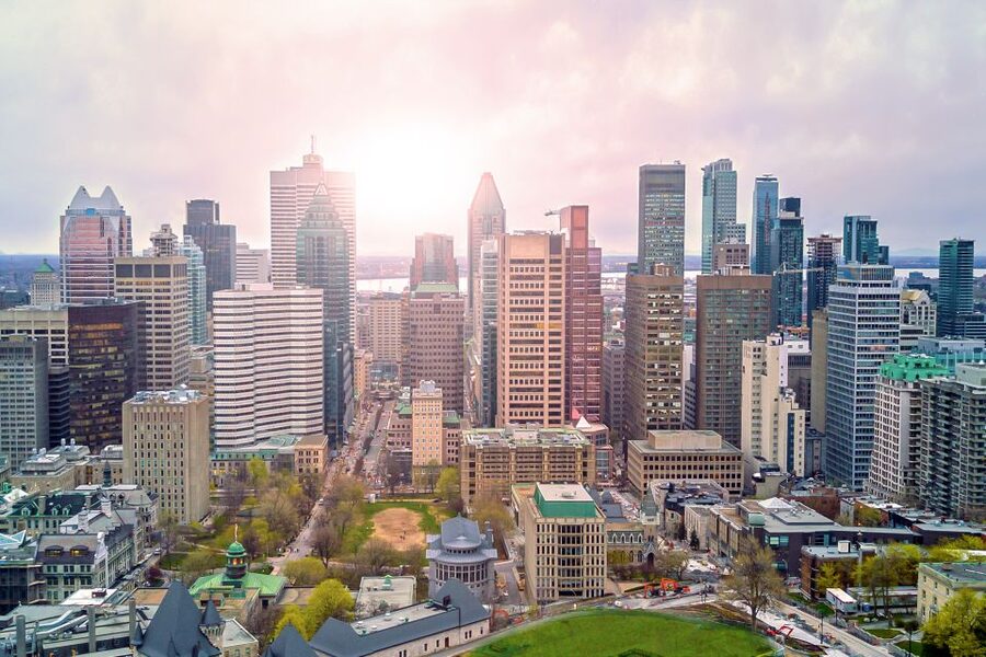Montreal: Small Group Tour with River Cruise and Notre Dame - How the guides shape the experience