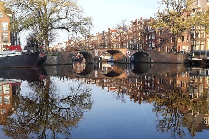 Morning Canal Cruise Amsterdam in Small-Group - What the captain adds to the ride