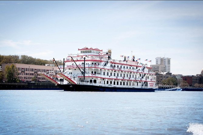 Narrated Harbor Luncheon Riverboat Cruise - Key points to know before booking