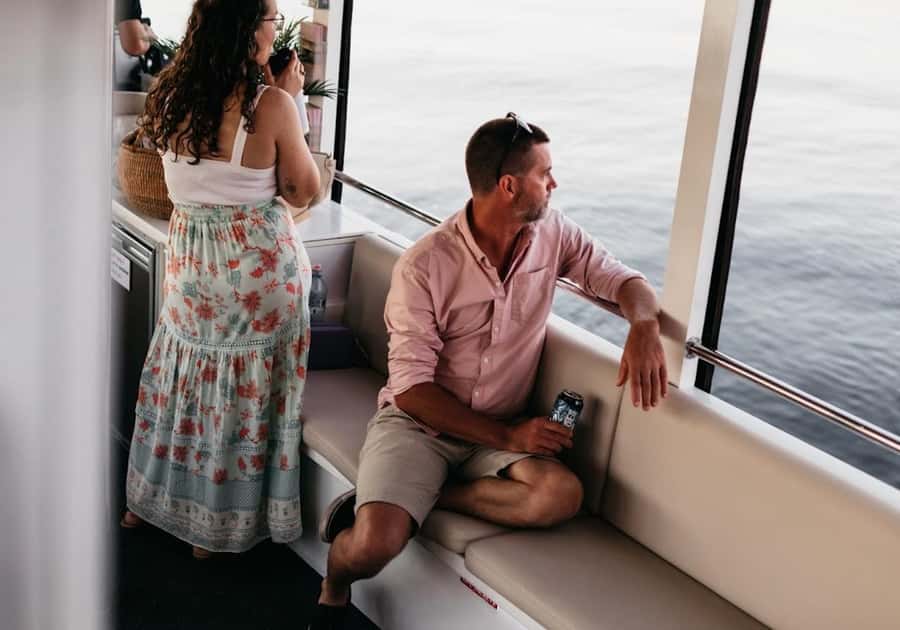 Noosaville: Noosa River Sunset Cruise - Sunset, lights, and the return ride