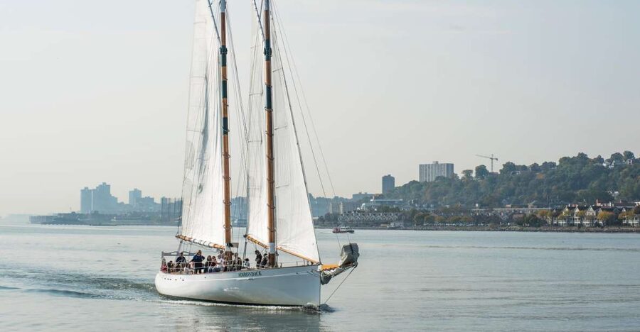 NYC: Hudson River Fall Foliage Sailing Trip - The Palisades, autumn’s main show