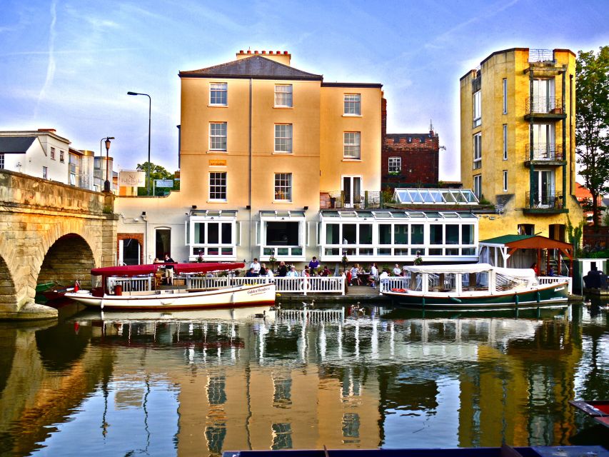 Oxford: Guided Sightseeing River Cruise - Following the University Regatta Course