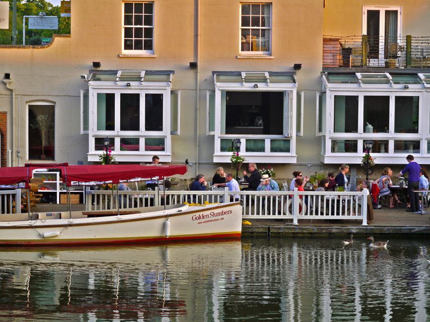 Oxford: Guided Sightseeing River Cruise - A quiet boat built for Oxford’s river