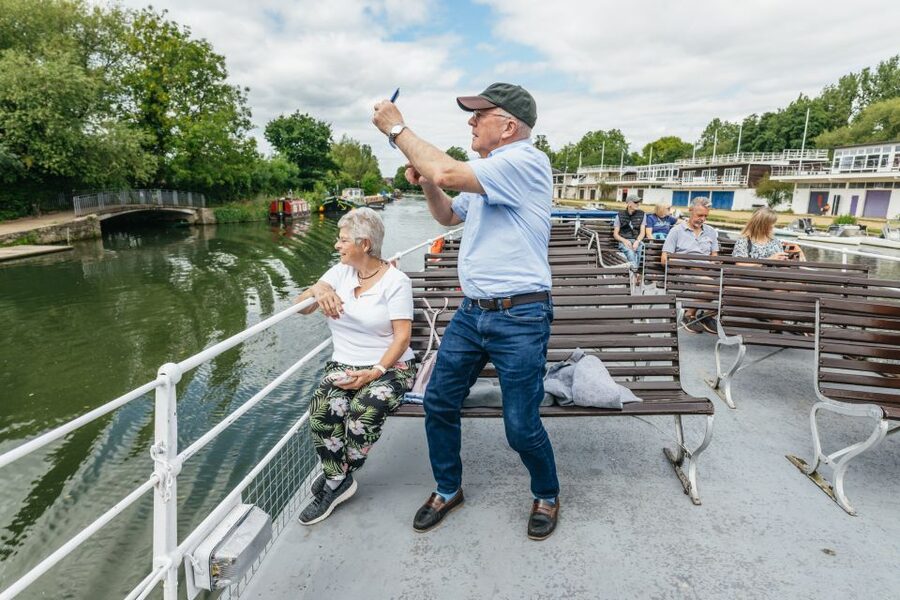 Oxford: River Thames Sightseeing Cruise - Weather, crowds, and the best mood for the ride
