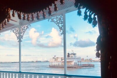 Paddlewheeler Creole Queen Historic Mississippi River Cruise