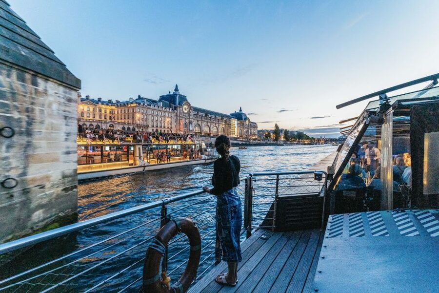 Paris: 3-Course-Dinner Cruise on the Seine with live music - What the route shows you, stop by stop