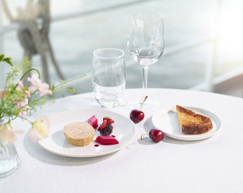 Paris: 3-Course-Dinner Cruise with Wine on the Seine River - Key points to know before booking