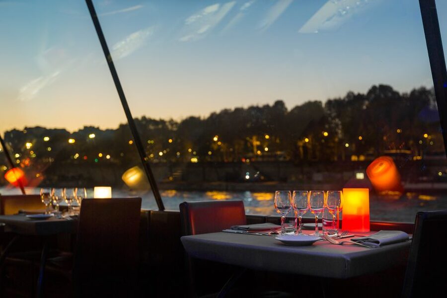 Paris: 3-Course-Dinner Cruise with Wine on the Seine River - Service, atmosphere, and the right pace