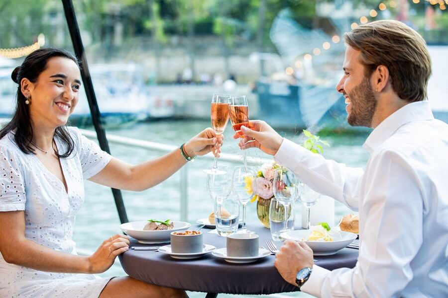Paris: 3-Course-Dinner Cruise with Wine on the Seine River - Is $116 good value?