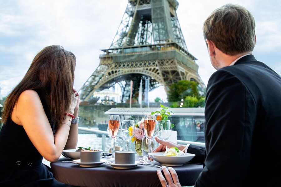 Paris: 3-Course-Dinner Cruise with Wine on the Seine River - Should you book this Seine dinner cruise?