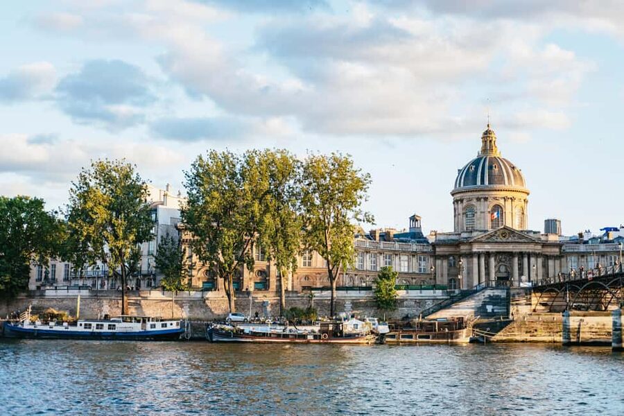 Paris : 3-Course Gourmet Dinner Cruise on Seine River - Quick take: what makes this cruise worthwhile