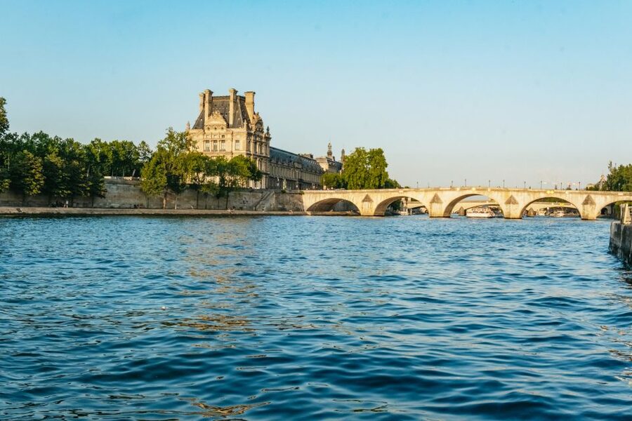 Paris : 3-Course Gourmet Dinner Cruise on Seine River - Boarding near the Musée dOrsay