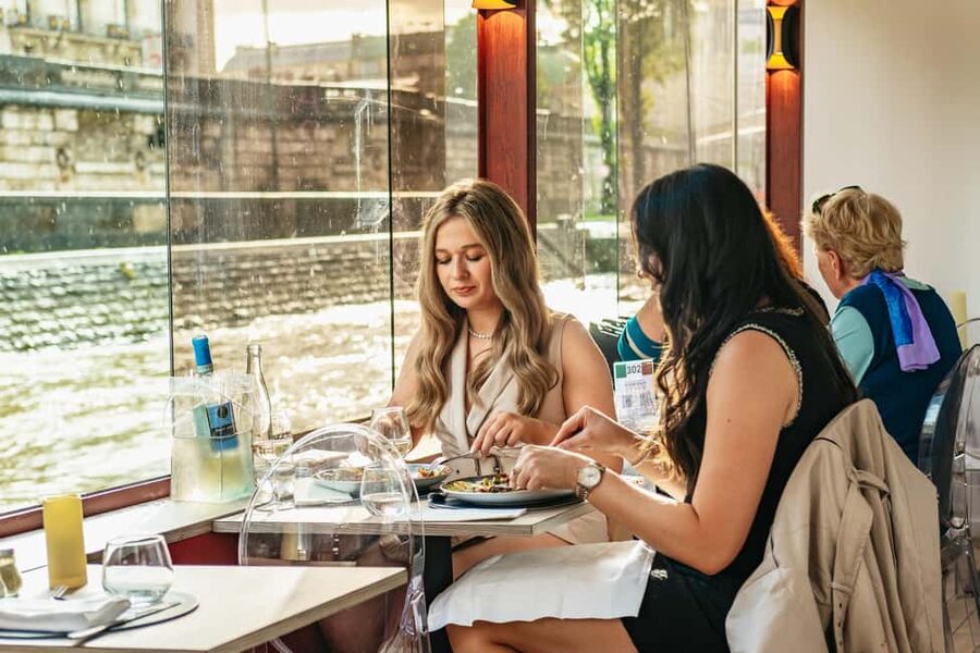 Paris: 3-Course Italian Meal Seine Cruise - Is $69 a good Paris value?