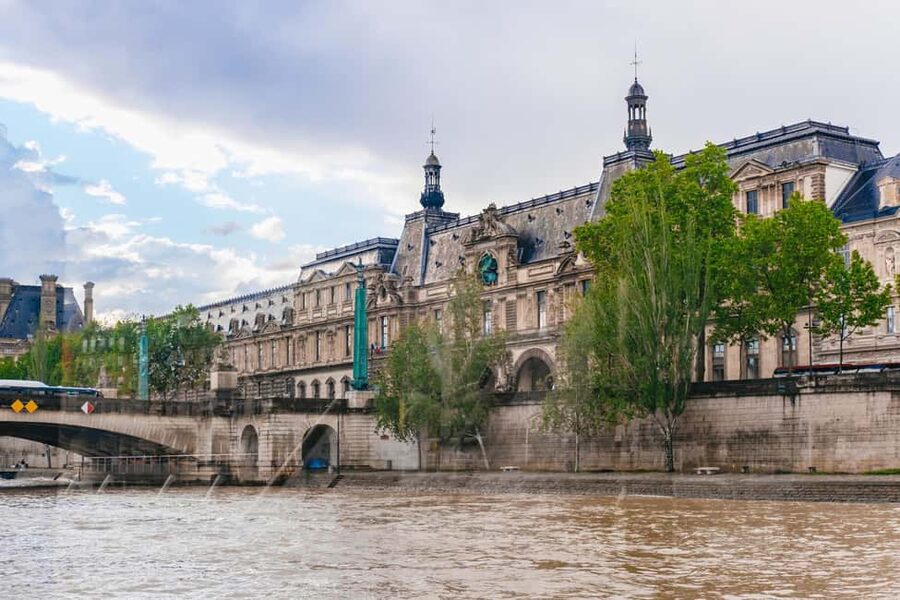 Paris: 3-Course Italian Meal Seine Cruise - Who should book this cruise?