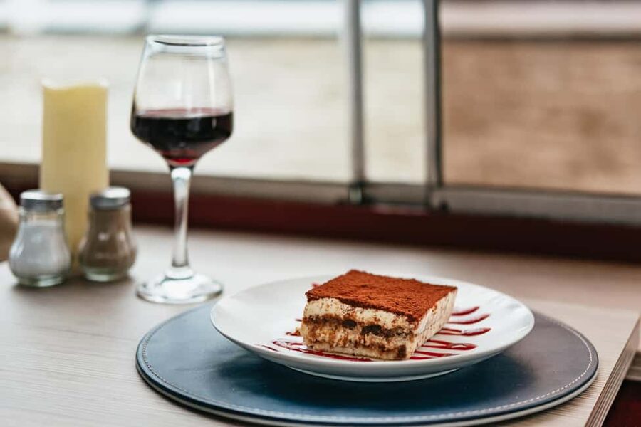 Paris: 3-Course Italian Meal Seine Cruise - Booking details and practical tips