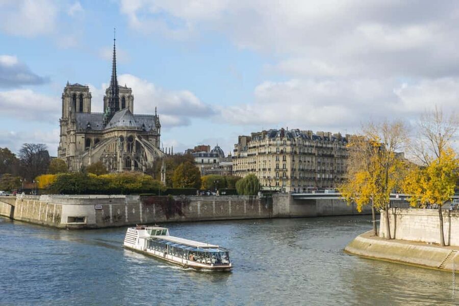 Paris: 3-Course Lunch Cruise on the River Seine - Eiffel Tower views without the uphill work