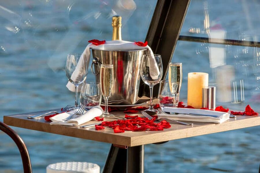Paris: 3-Course Lunch Cruise on the River Seine - Dessert is the meal’s safest crowd-pleaser