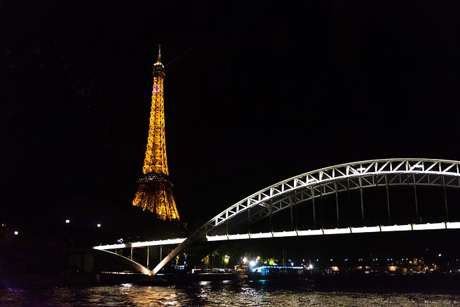 Paris 3-Courses Gourmet Dinner Seine River Cruise with Champagne - Which departure should you choose?