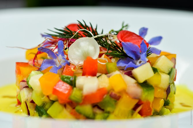 Paris 3-Courses Gourmet Dinner Seine River Cruise with Champagne - Who will enjoy this most?