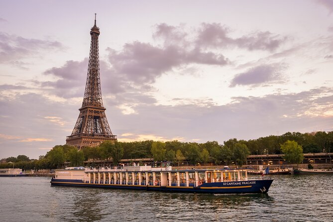 Paris Capitaine Fracasse 3 Course Seine River Dinner Cruise - Île aux Cygnes and the first Eiffel Tower views