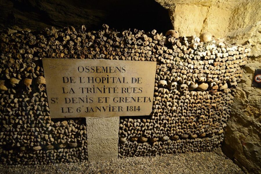 Paris: Catacombs Entry & Seine River Cruise with Audio Guide - How the timed Catacombs visit works