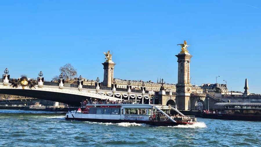 Paris: Cruise from The Canal Saint Martin to The Seine River - Why this canal and river combination works