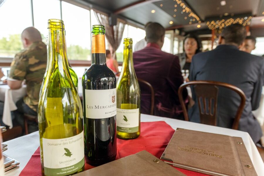 Paris: Early Evening Dinner Cruise on the River Seine - Who Will Enjoy This Cruise Most?