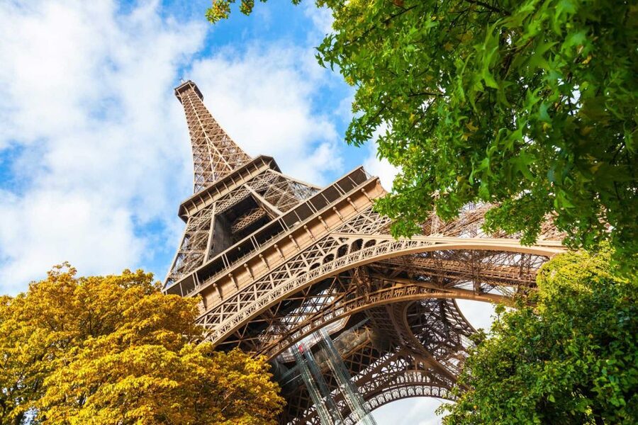 Paris: Eiffel Tower Access and Seine River Cruise - Finding the Paris Lounge meeting point