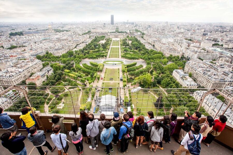 Paris: Eiffel Tower Access by Elevator & Seine River Cruise - What the boat ride is really like