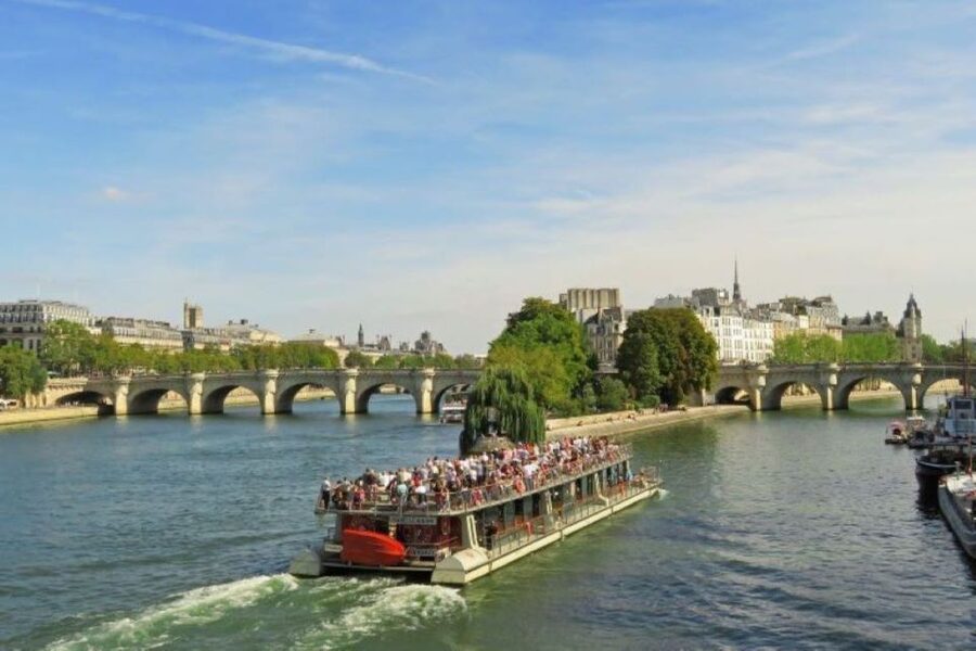 Paris: Eiffel Tower Summit Floor Ticket & Seine River Cruise - The hosts make the difference